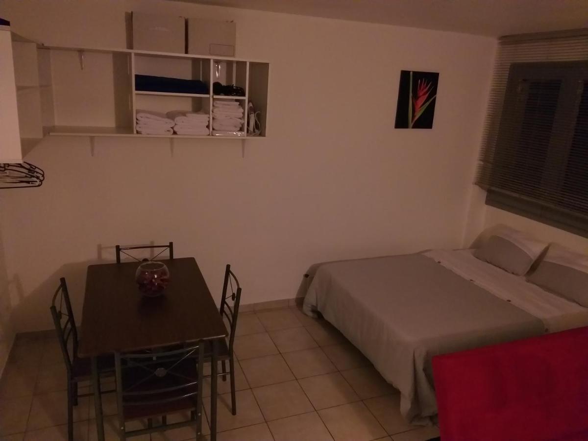 Studio à fort de France Extérieur photo